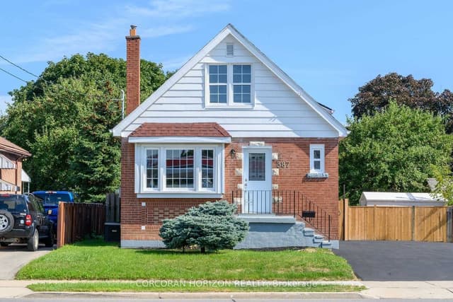 Detached at 387 Upper Gage Avenue, Hamilton, ON L8K 4X9