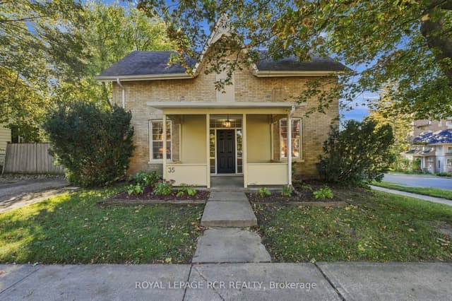 Triplex at 35 Metcalfe Street, Aurora, ON L4G 1E5