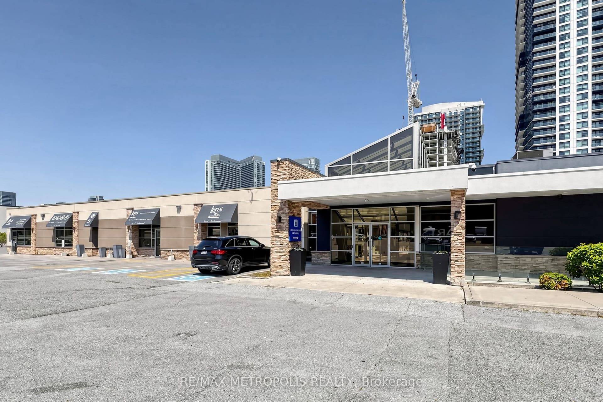 Unit 103, Unit 103 · 155 Consumers Rd