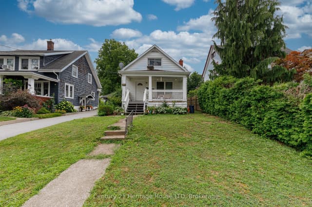 Duplex at 182 Bertie Street, Fort Erie, ON L2A 1Z1