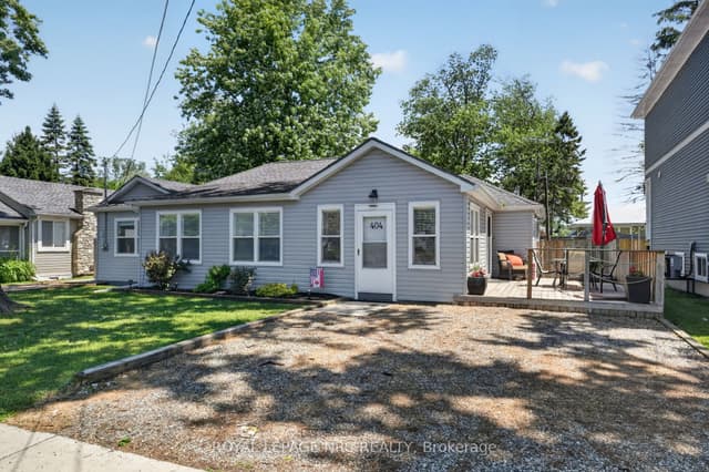 Detached at 404 Lakewood Avenue, Fort Erie, ON L0S 1B0