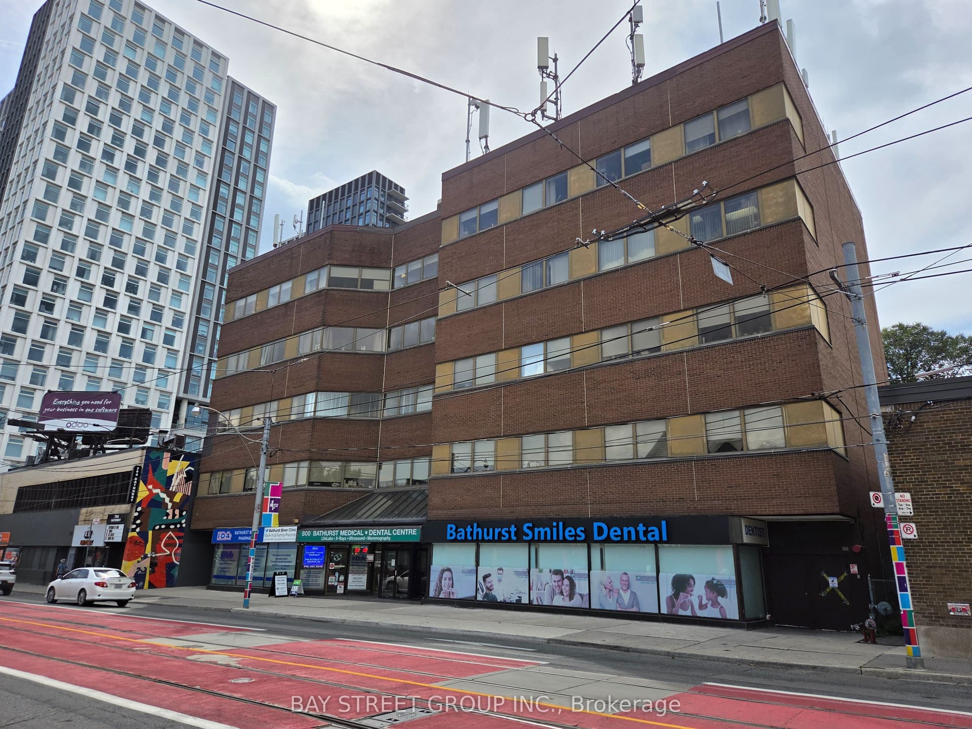 Unit 204, Unit 204 · 800 Bathurst St