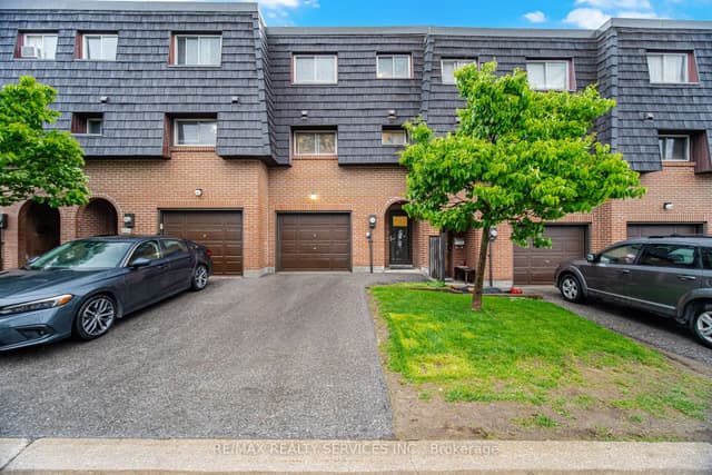 Condo Townhouse at 154 Darras Court, Brampton, ON L6T 1W7