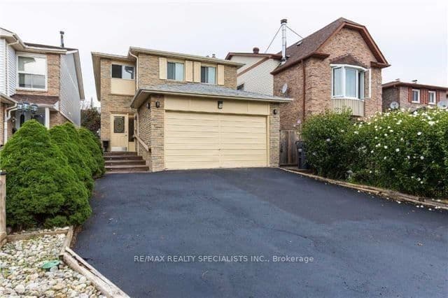 52 Abelard Avenue