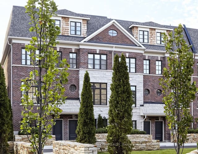 Condo Townhouse at 20 Earlington Avenue, Toronto, ON M8X 0B7, Toronto W08