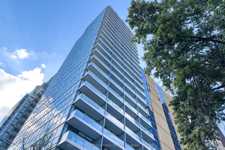 210 Simcoe Street