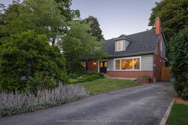 Detached at 27 Arcade Crescent, Hamilton, ON L9C 3H8