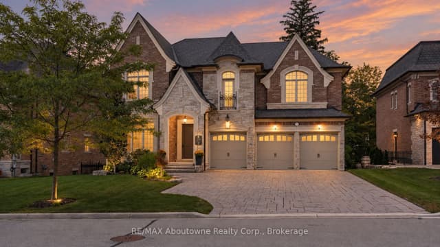 Detached at 136 Annsleywood Court, Vaughan, ON L4H 4G6