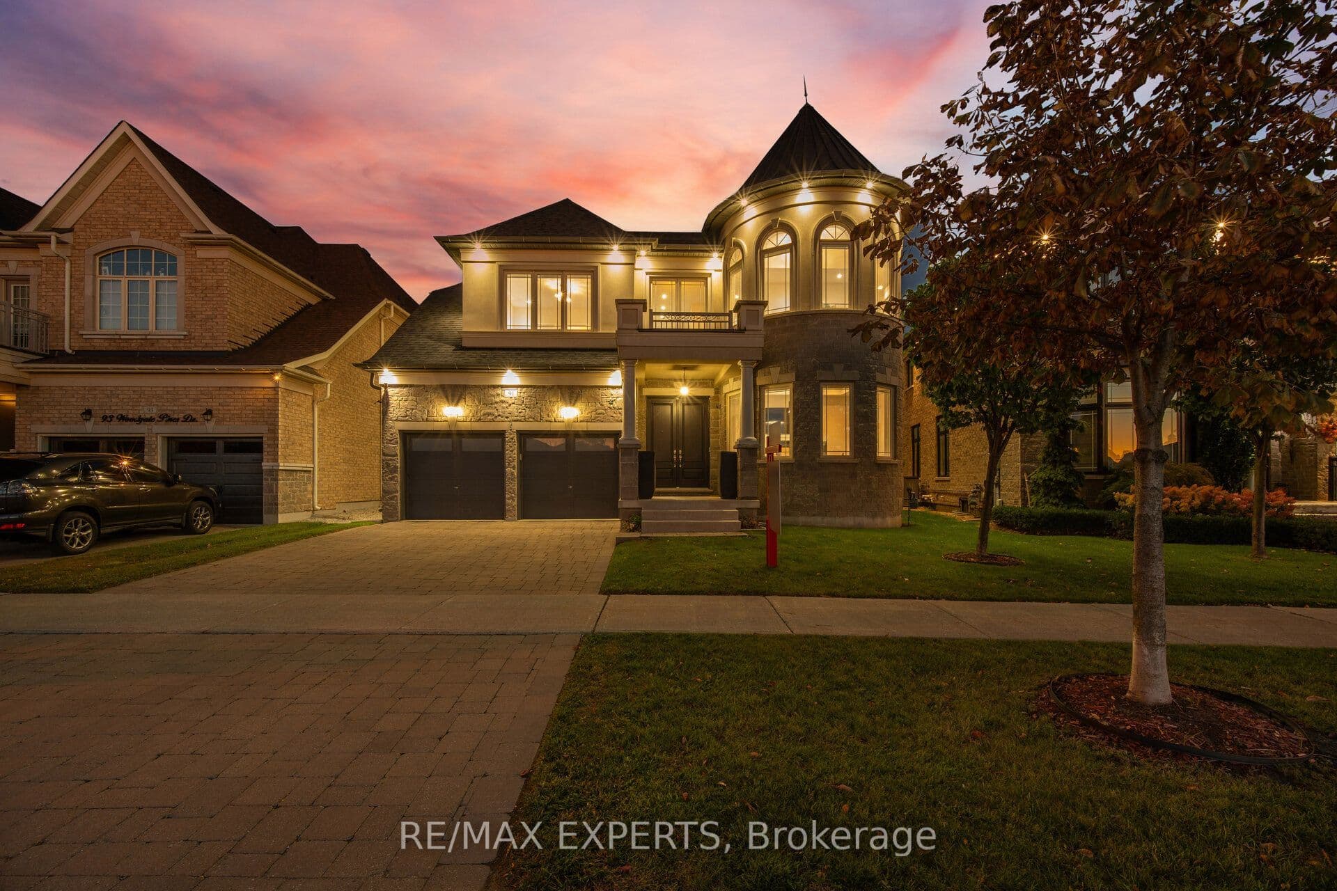 91 Woodgate Pines Dr