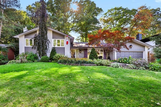 Detached at 1302 Greenoaks Drive, Mississauga, ON L5J 3A5