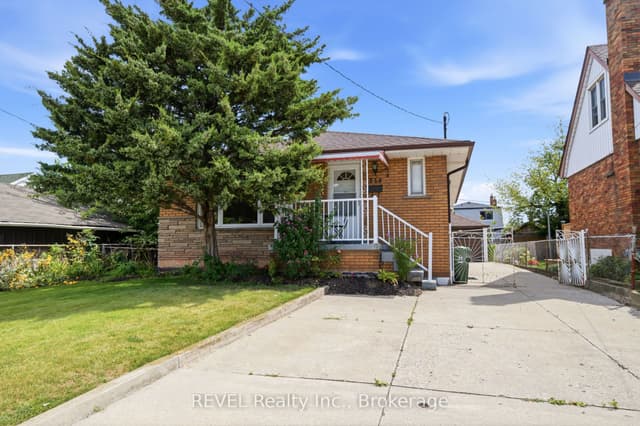 Detached at 330 Waverly Street, Hamilton, ON L8H 6P9