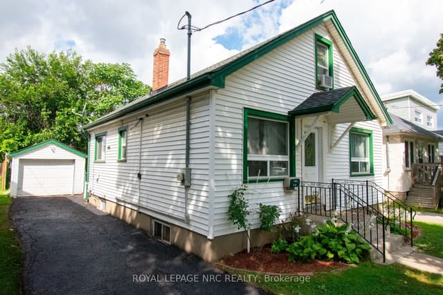 Detached at 13 Mildred Avenue, St. Catharines, ON L2R 6H9