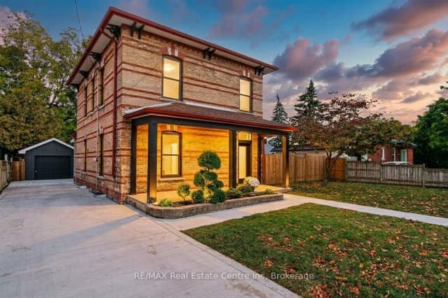 Detached at 657 Frances Street, Woodstock, ON N4S 1Z9