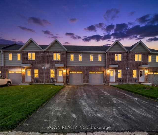 Att/Row/Townhouse at 366 Chaffey Street, Welland, ON L3B 2Z1