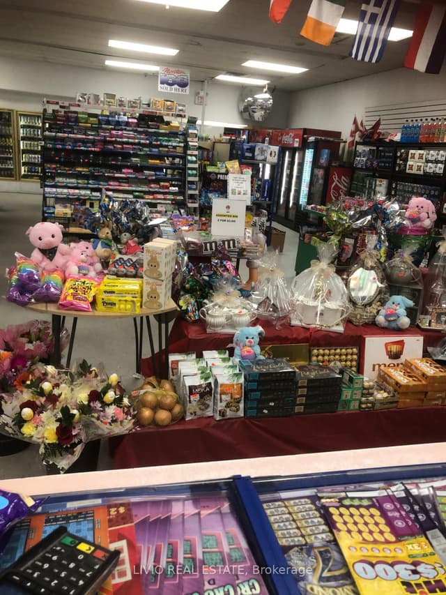 Commercial Retail at 585 Weber Street N, Waterloo, ON N2V 1V8