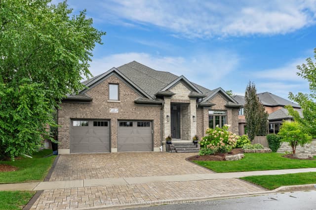 Detached at 15 Langton Drive, Kitchener, ON N2P 2X9