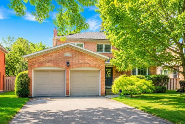 Detached at 1962 Calgary Court, Mississauga, ON L5H 4J1