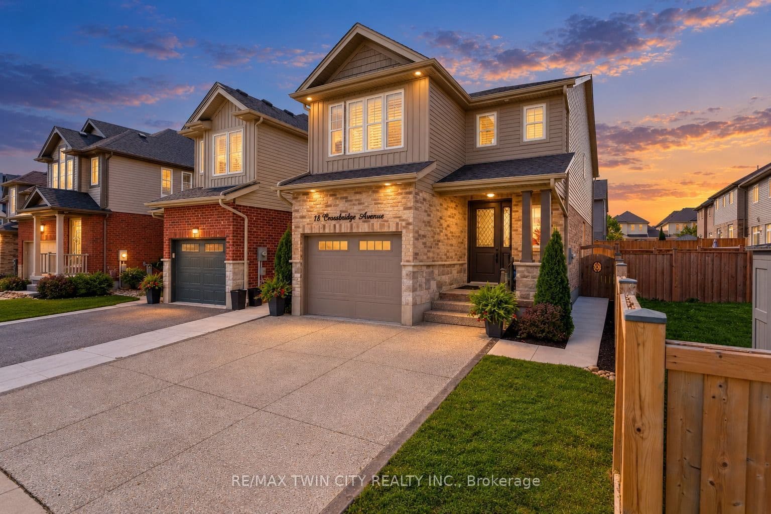 18 Crossbridge Ave