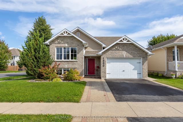 Detached at 1500 Crimson Crescent, Kingston, ON K7P 0H4