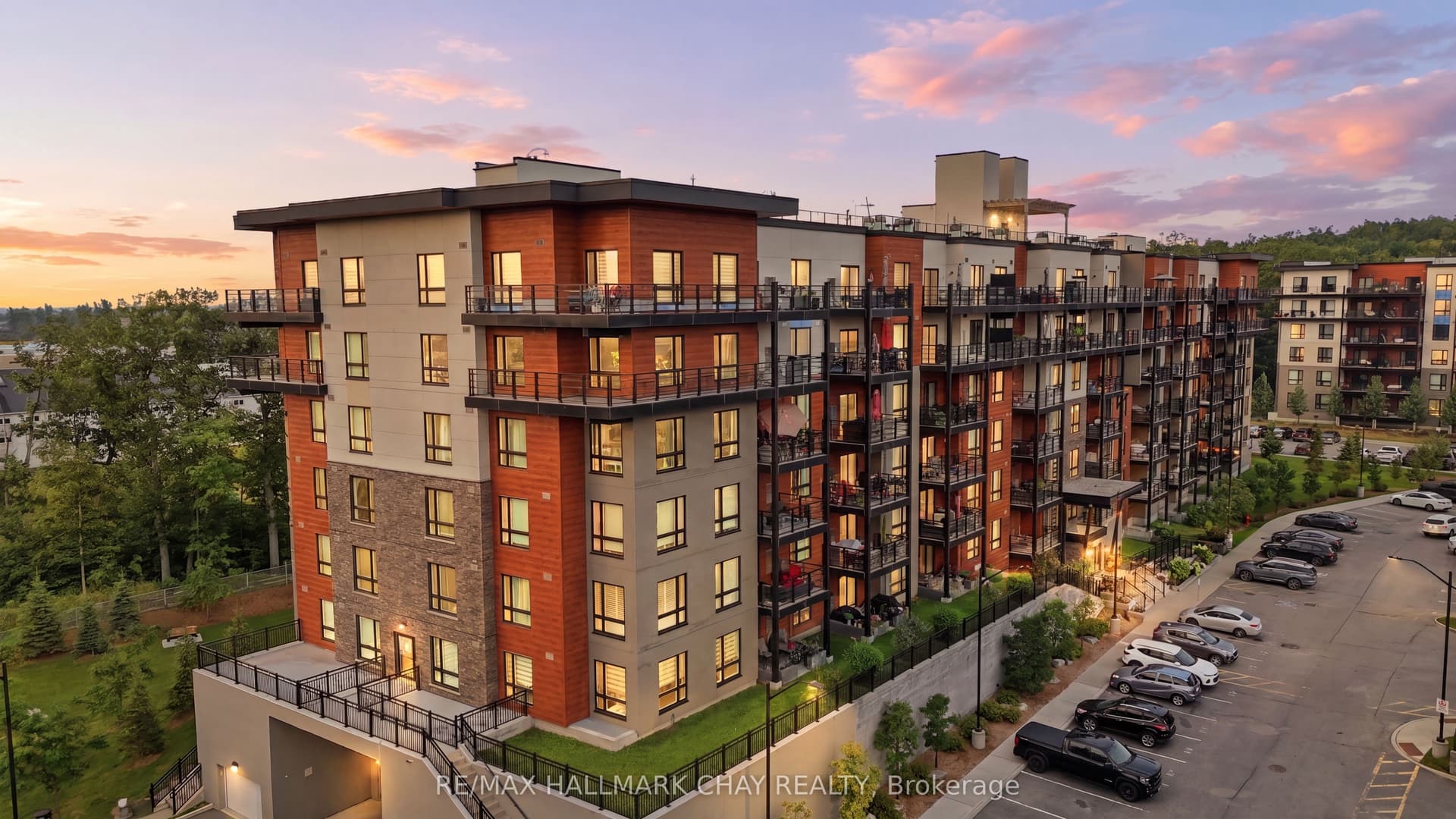 Suite 409 · Floor 4, Unit 409 · 302 Essa Rd