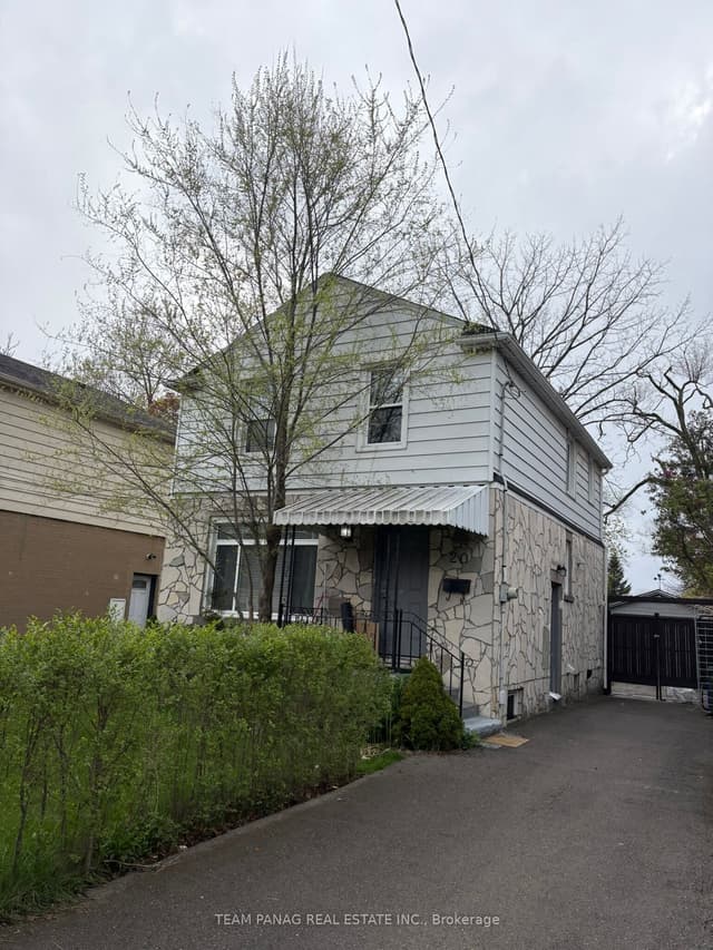 Detached at 20 Kingsmount Street S, Hamilton, ON L8S 3B3