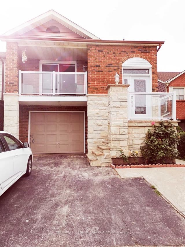 Detached at 150 Murray Street 1, Brampton, ON L6X 2S4