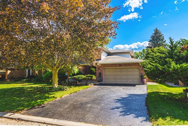 Detached at 427 Melanie Crescent, Hamilton, ON L9G 4B1