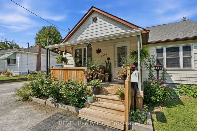Detached at 5699 Montrose Road, Niagara Falls, ON L2H 1K9