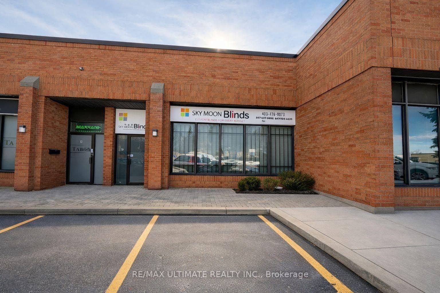 Unit 5, Unit 5 · 1170 Sheppard Ave W