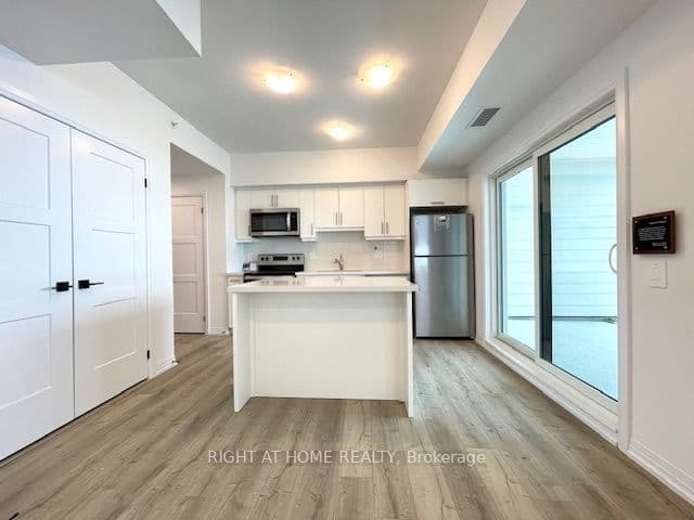 15 Kneeshaw Drive
