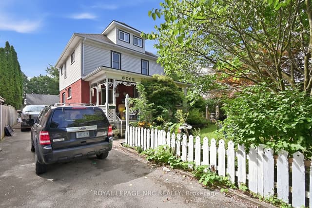 Detached at 6068 Dixon Street, Niagara Falls, ON L2G 2L5