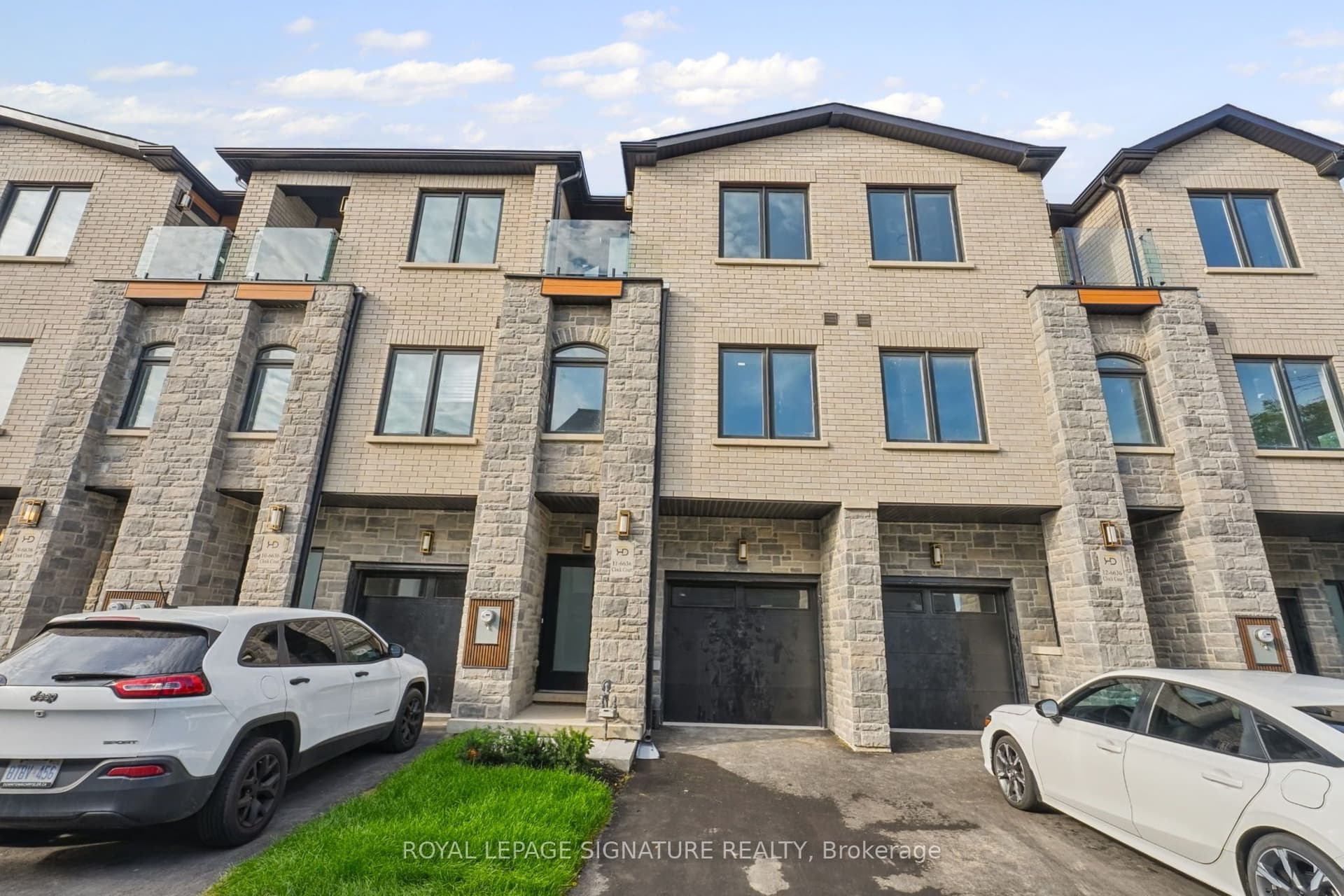 6636 Clock Court in L5W