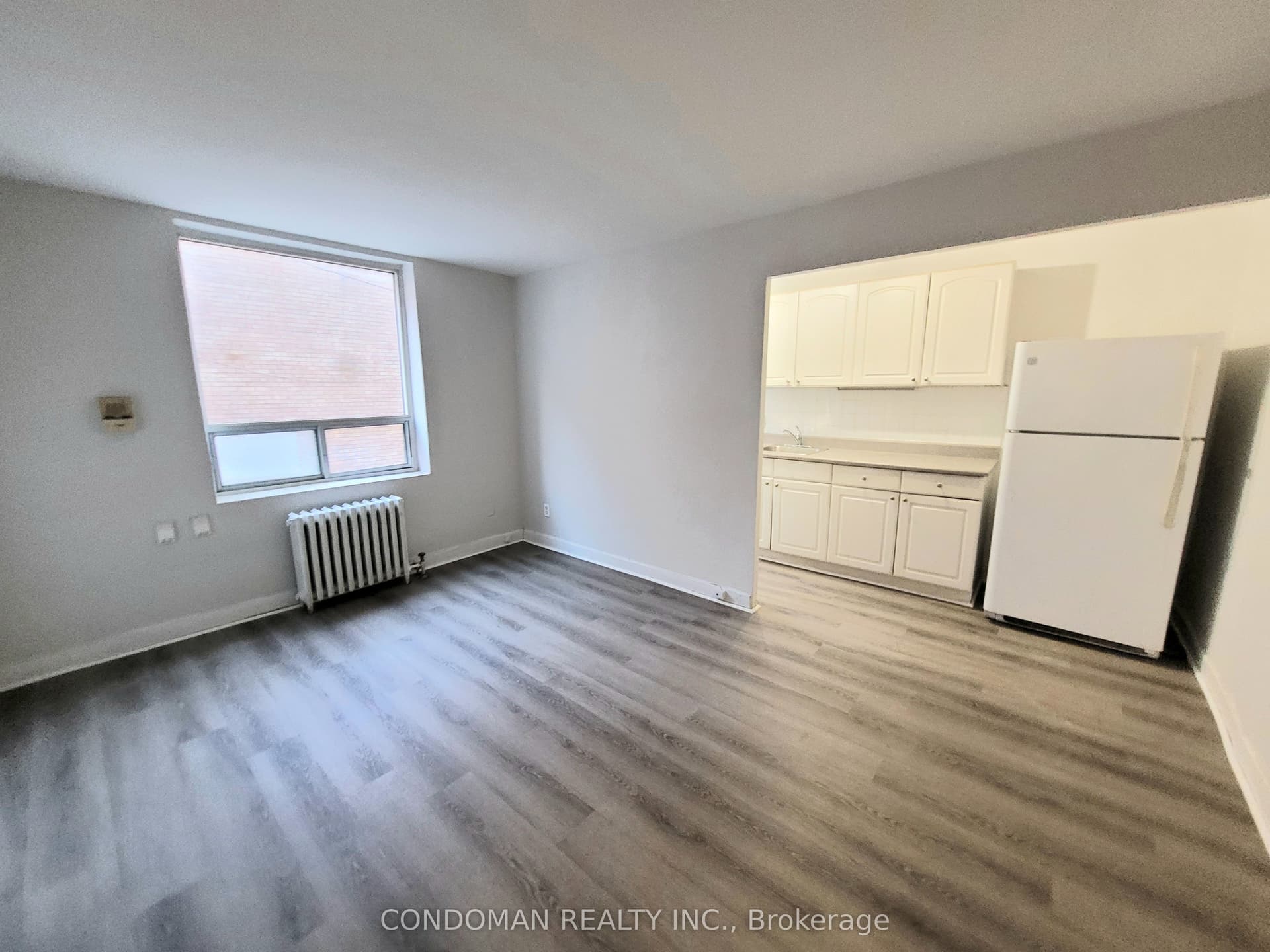 852 Broadview Avenue in M4K