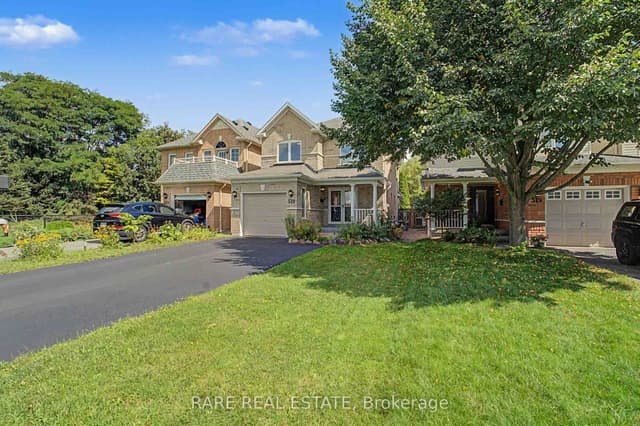 Detached at 521 Hickory Avenue N, Whitby, ON L1N 9W9
