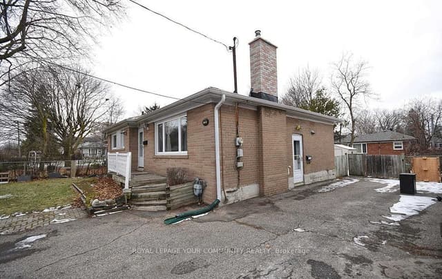 Detached at 25 Rockport Crescent Lower, Richmond Hill, ON L4C 2L5
