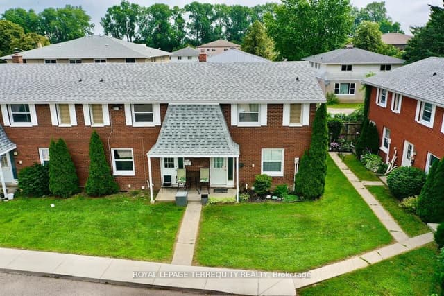 Condo Townhouse at 16 Orchard Place, Chatham-Kent, ON N7M 1A6