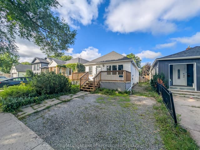 Detached at 24 Churchill Street, St. Catharines, ON L2S 2P2