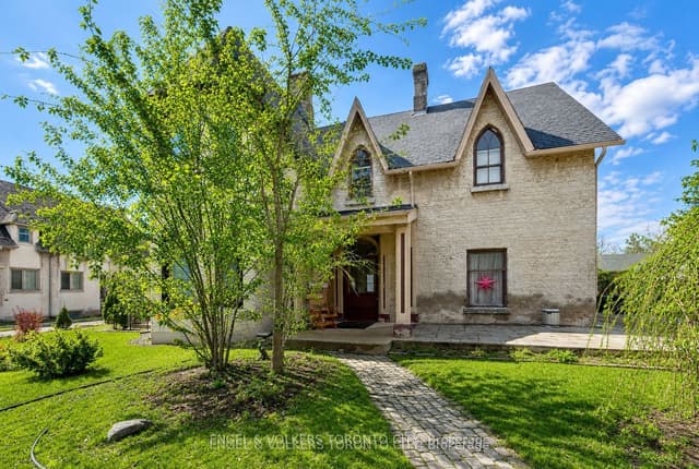 Triplex at 64 High Street, Barrie, ON L4N 1W4