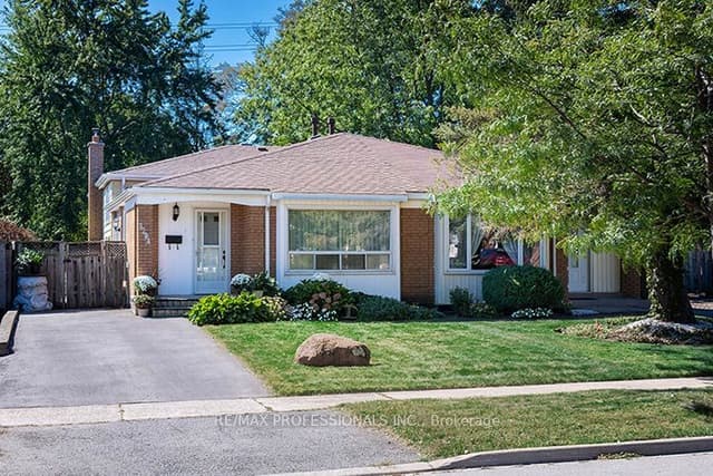 Semi-Detached at 3284 Hornbeam Crescent, Mississauga, ON L5L 1B4