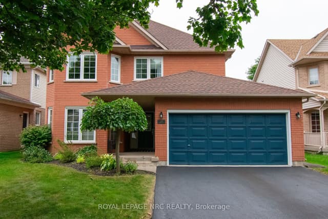 Detached at 29 Farris Avenue, St. Catharines, ON L2S 3W7