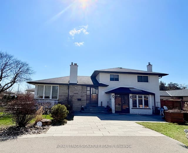 Detached at 2263 Harcourt Crescent, Mississauga, ON L4Y 1W3