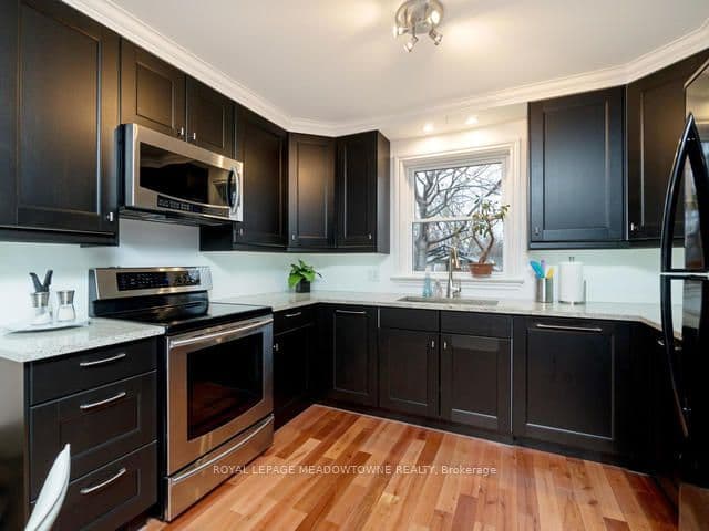 Detached at 153 Delrex Boulevard, Halton Hills, ON L7G 4E1