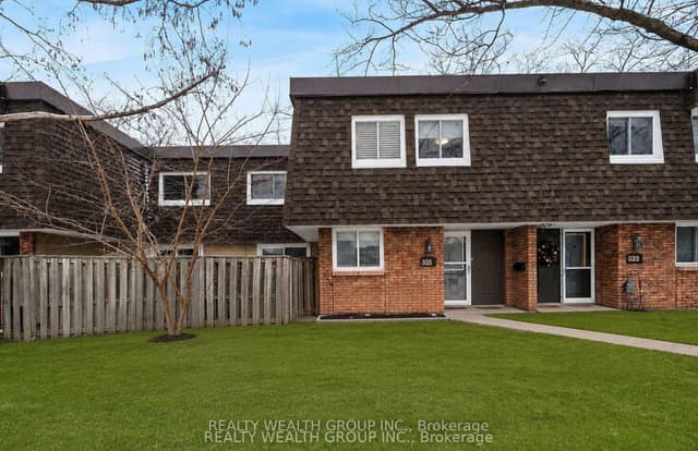 Condo Townhouse at 521 Timber Lane 39, Burlington, ON L7L 4B1
