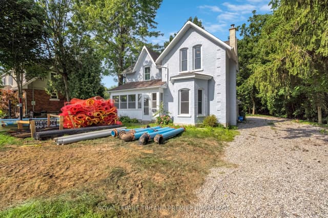 Detached at 180 Alma Street, St. Thomas, ON N5P 3B4