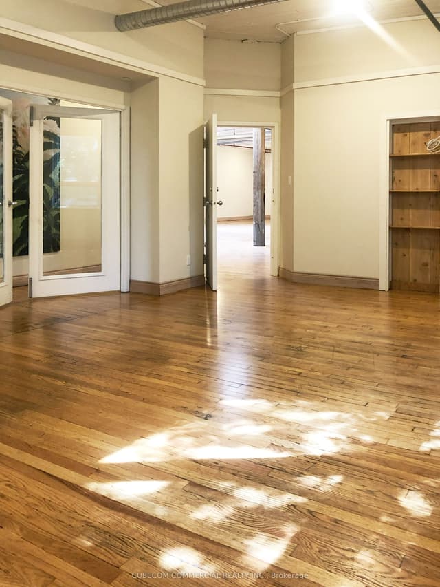 Office at 65 Bellwoods Avenue 2nd Floor, Toronto, ON M6J 3N4, Toronto C01
