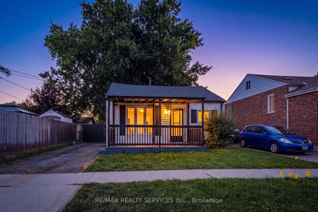 Detached at 12 Ajax Avenue, Welland, ON L3B 4W8