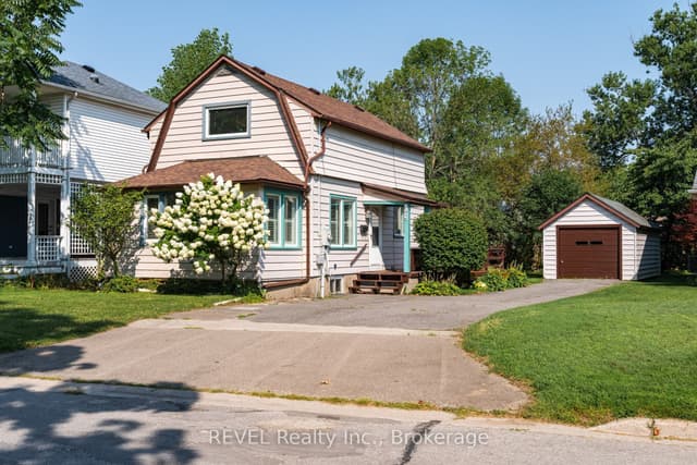 Detached at 692 Lakeshore Road, Fort Erie, ON L2A 1C1