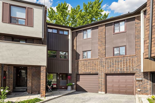 Condo Townhouse at 10 TURRET HILLWAY Way, Toronto, ON M2H 3A8, Toronto C15