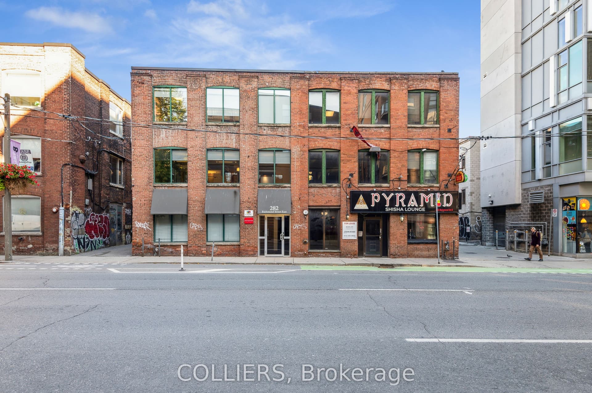 Unit 200-300, Unit 200-300 · 282 Richmond St E