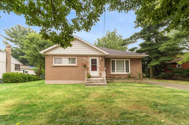 Detached at 22 Dunblane Avenue, St. Catharines, ON L2M 3Z7